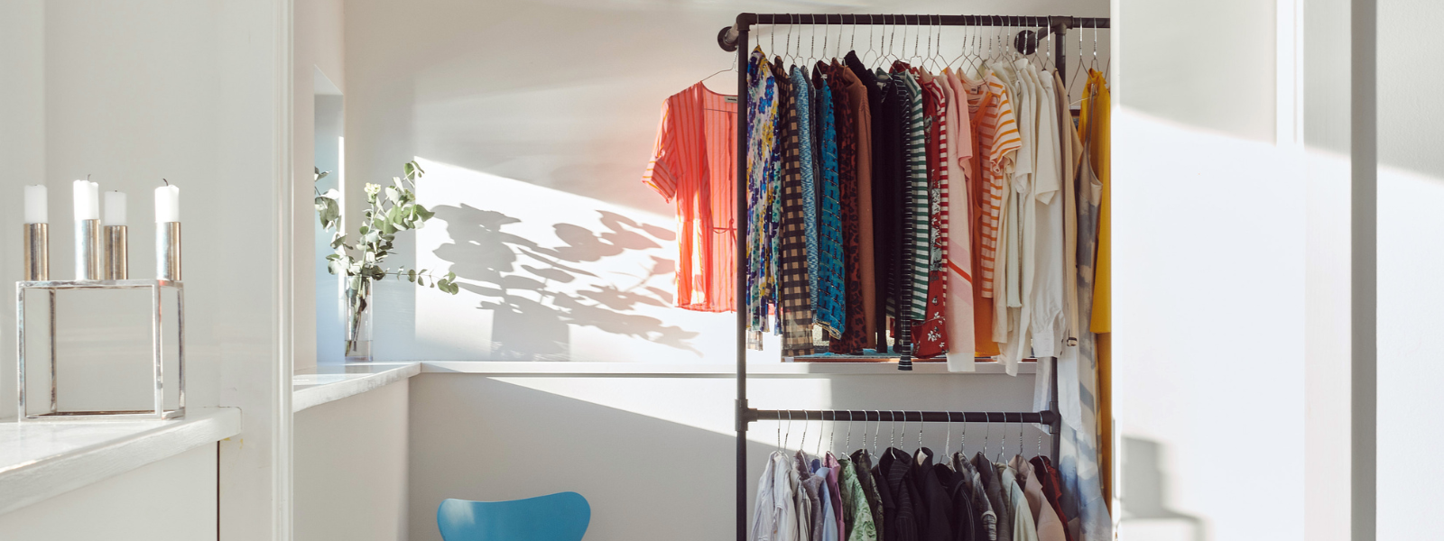 Dressing ouvert avec tringle